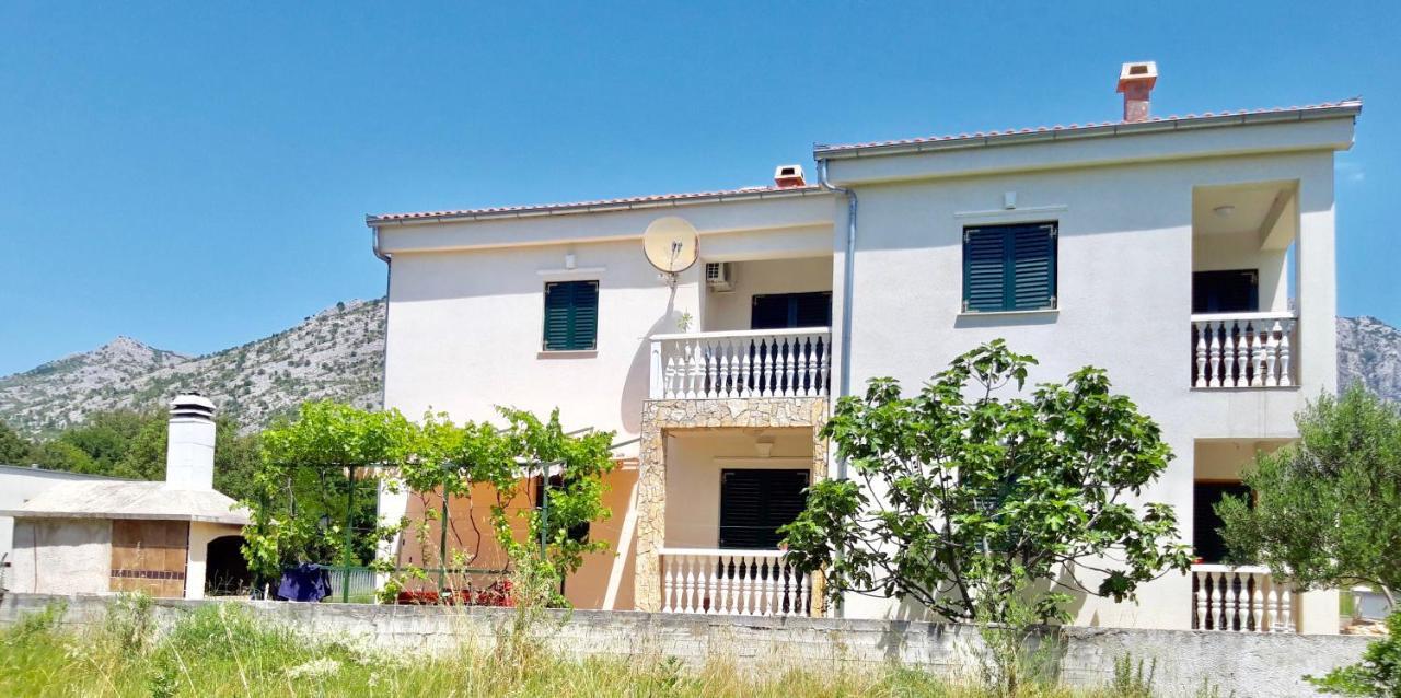Apartment Pepa สตารีกราด-ปาเคลนีซา ภายนอก รูปภาพ